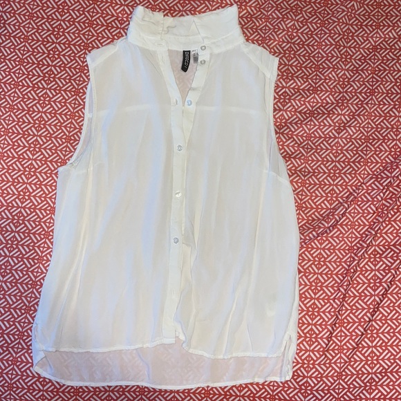 FREE if bundle with regular item H&M Sleeveless Top - Picture 1 of 4